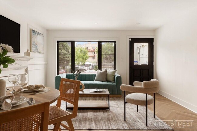 Foto del edificio - Exquisite 3 BR 3.5 BA Home with Private Pa...