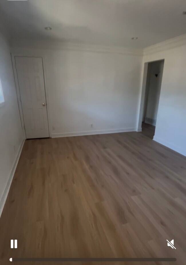 Foto del edificio - 315 Hilderbrand Dr