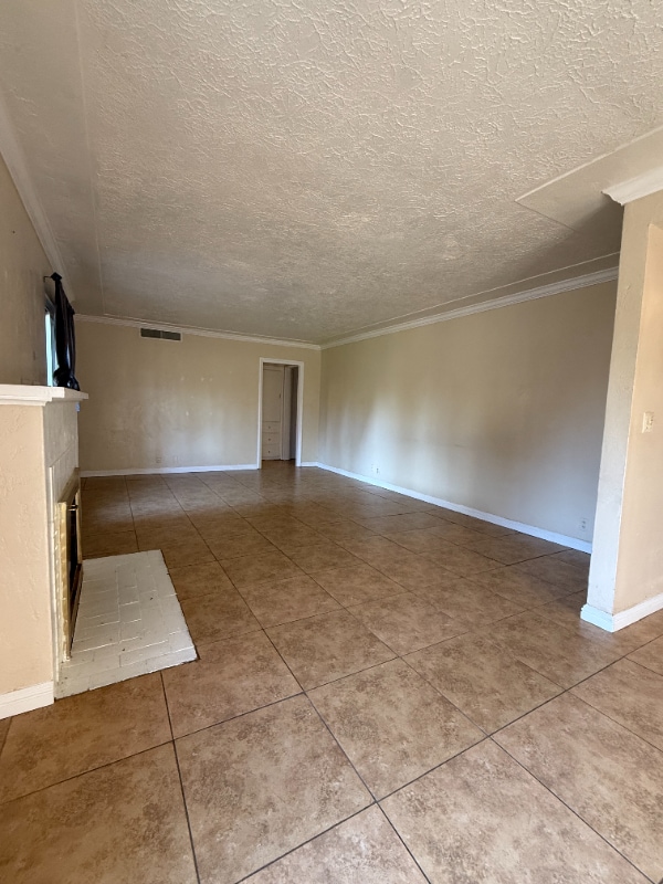 Building Photo - 4869 E Simpson Ave