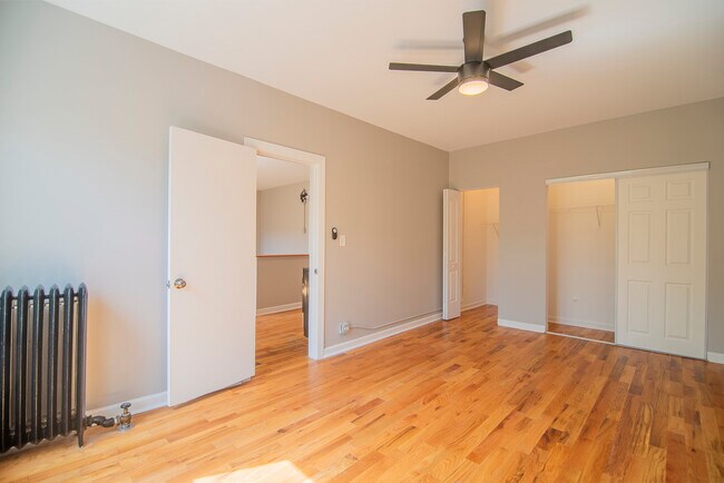 Foto del edificio - 1414 W Pratt Blvd