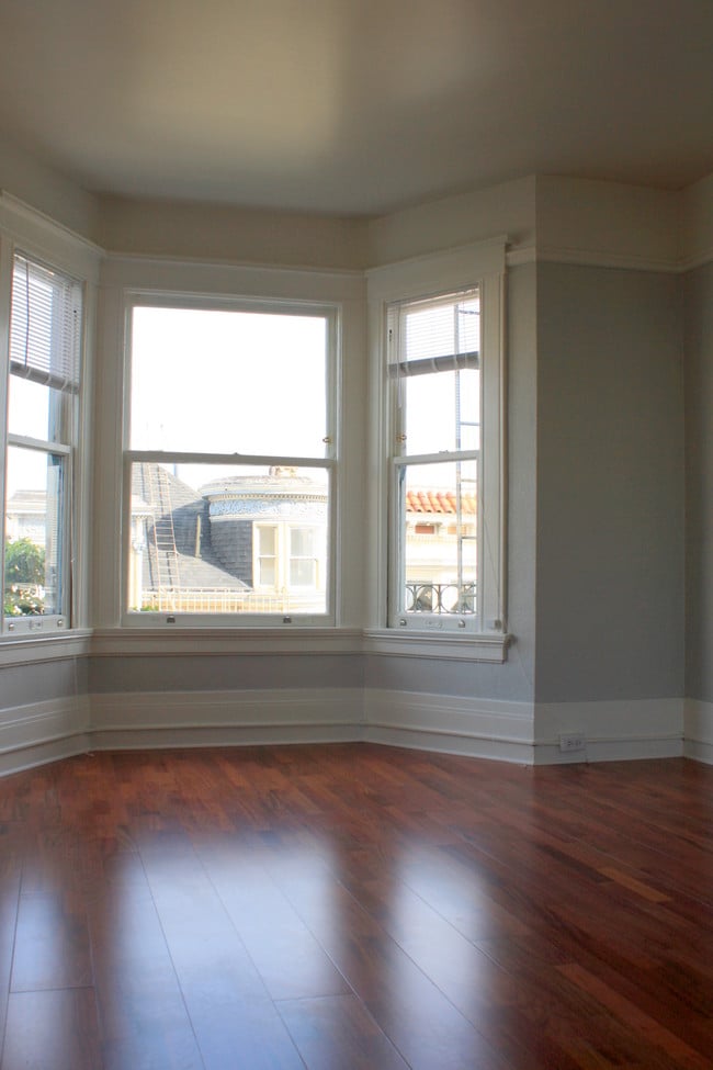 Building Photo - 998 Divisadero St