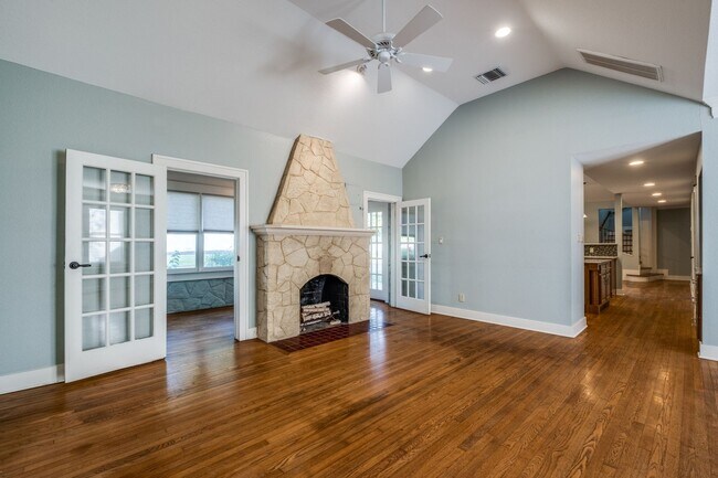 Foto del edificio - Beautiful Cottage in Alamo Heights