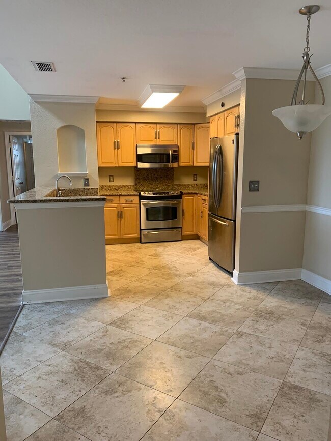 Building Photo - 2801 Chancellorsville Dr