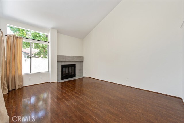 Foto del edificio - 105 Stanford Ct