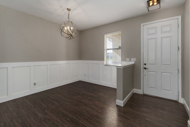 Foto del edificio - Beautiful Townhome with Private Courtyard & 2-Car Garage Near Lake Nona