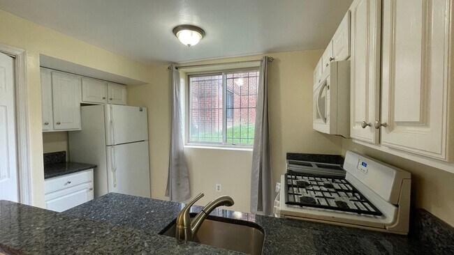Building Photo - Cozy 1 BR/ 1 BA Condo Unit in Deanwood!