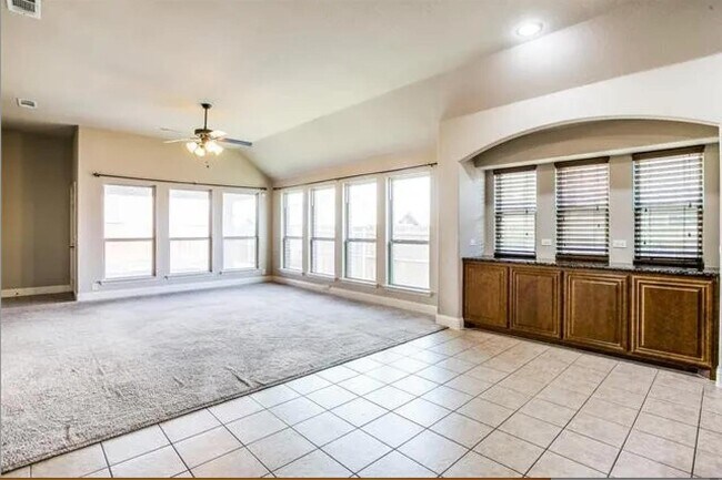 Foto del edificio - 6625 Thistle Wood Dr