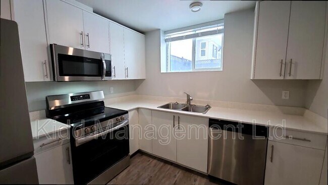 Building Photo - 6285 Monterey Rd W