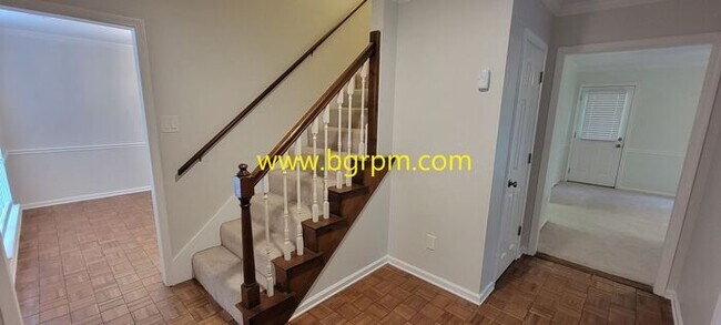 Foto del edificio - 4 BD, 2.5 BA, Sherwood
