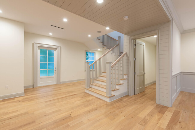 Foto del edificio - 245 Essex Ln
