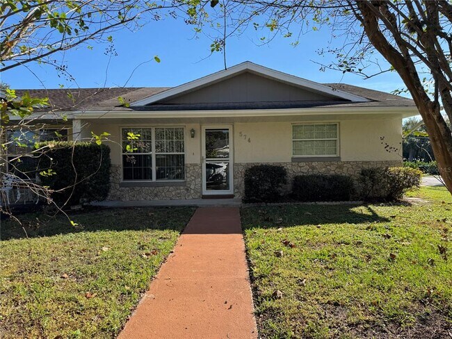 Foto del edificio - 547 Pigeon Cir