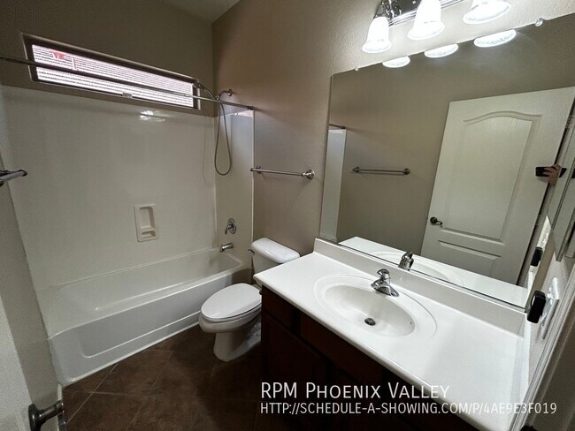 Foto del edificio - Spacious 4x3 Goodyear home; Bed Downstairs...