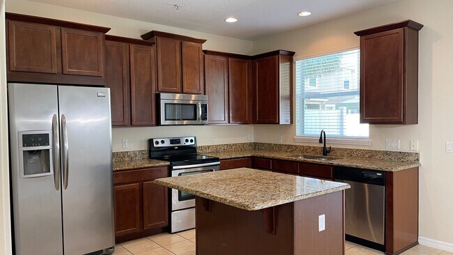 Foto del edificio - 9484 Strongbark Ln