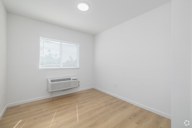 2BR, 1BA - 550SF - Bedroom - Haven on Orange
