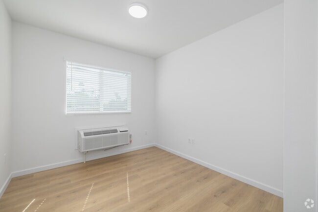 2BR, 1BA - 550SF - Bedroom - Haven on Orange