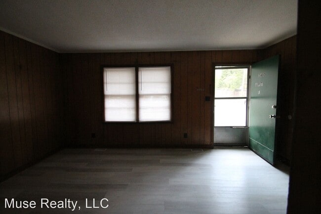 Building Photo - 2 br, 1 bath House - 340 F. East Jefferson...