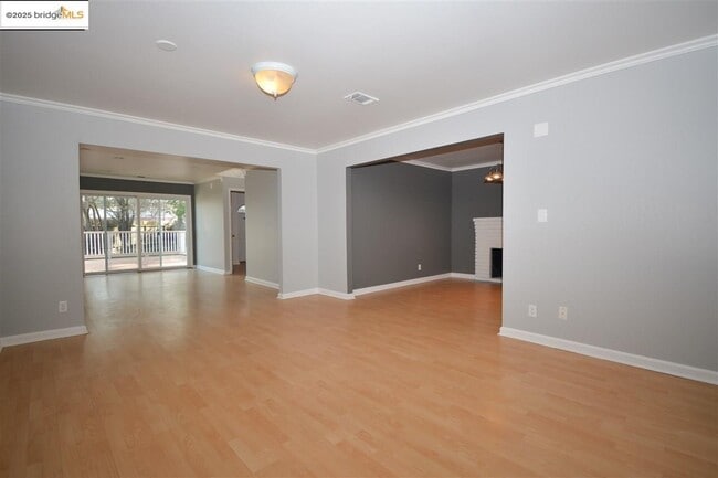 Foto del edificio - 1462 Kimball Ct