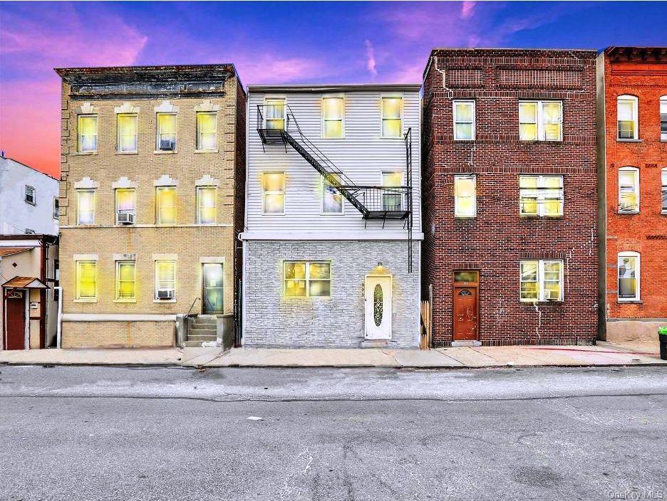 Primary Photo - 305 Union Ave