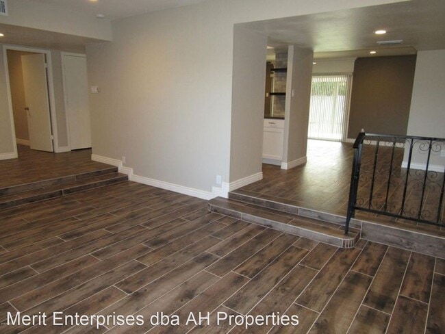 Building Photo - 3 br, 2 bath House - 415 E WESTCHESTER DR