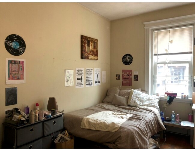 Building Photo - 26 Park Vale Ave