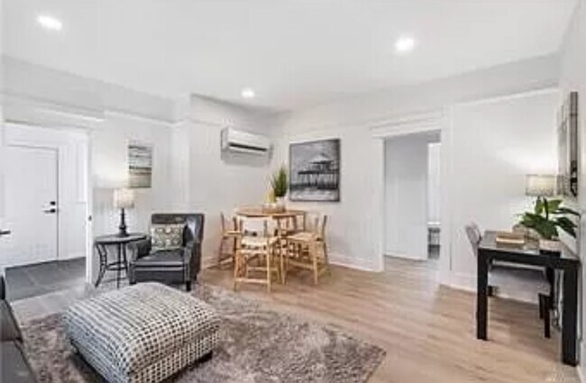 Foto del edificio - 2715 59th Ave NE