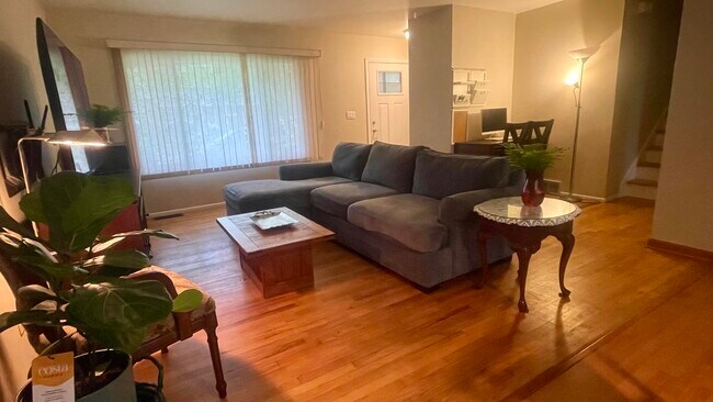 Foto del edificio - 2642 Bernice Ave