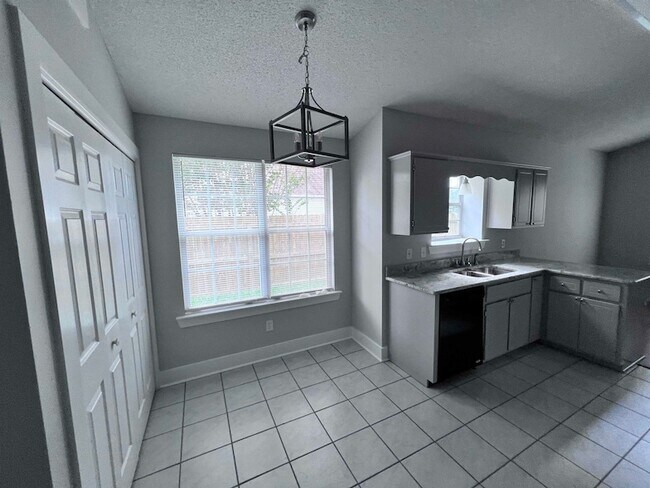 Foto del edificio - 8311 Hunters Ridge Trail