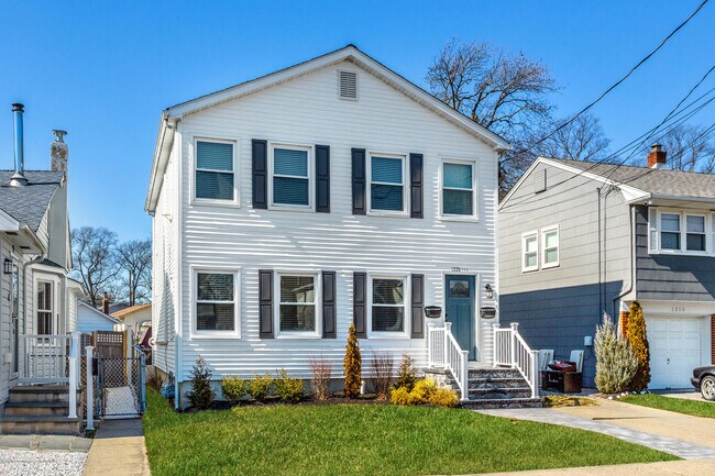 Building Photo - 1226 Briarwood Rd
