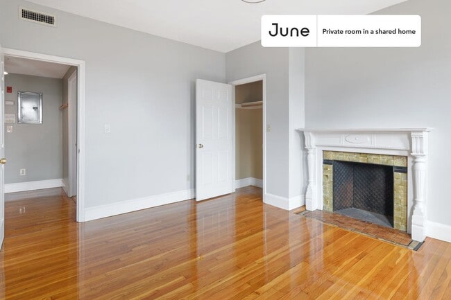 Building Photo - Room in Shared 4 bed/2 bath home in Allston