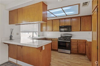 Building Photo - 2300 Maple Ave