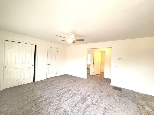 Building Photo - RVIP951