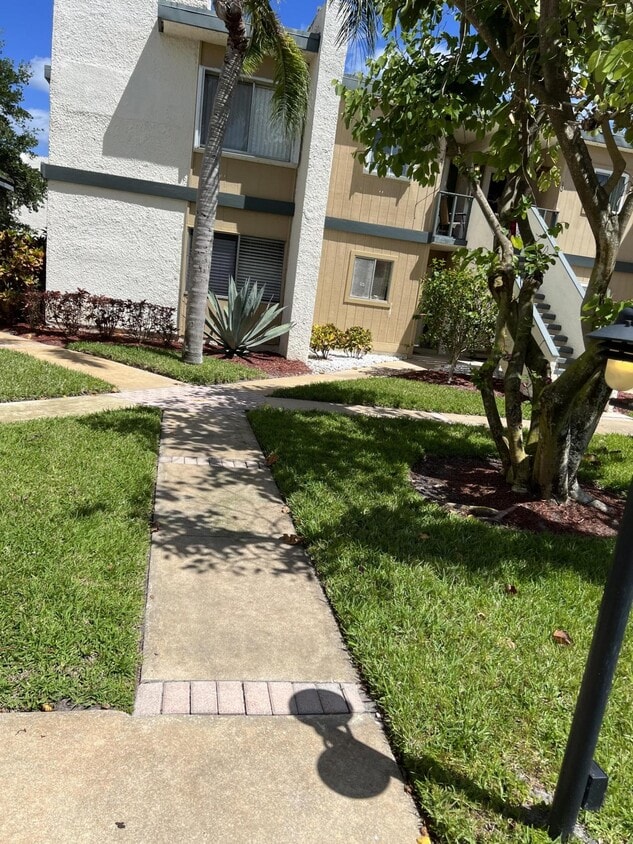 1561 NE 12th Ter Unit C1, Jensen Beach, FL 34957 Condo for Rent in