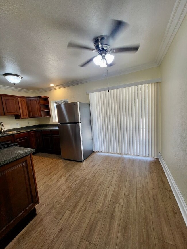 Building Photo - Large home on private cul-de-sac