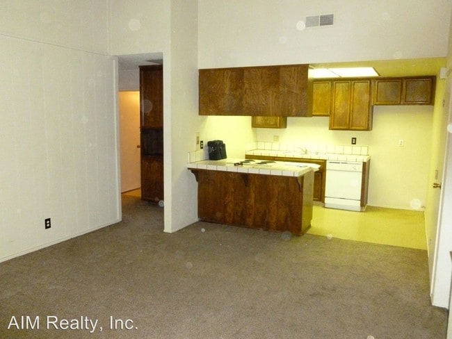 Building Photo - 2 br, 2 bath House - 2806 SOUTH WHITNEY BLVD