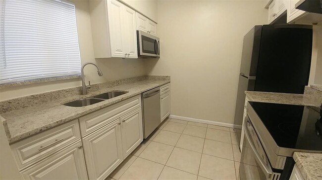 Kitchen - 4761 Capri Pl