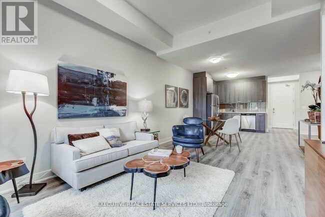 Building Photo - 150 Main St W