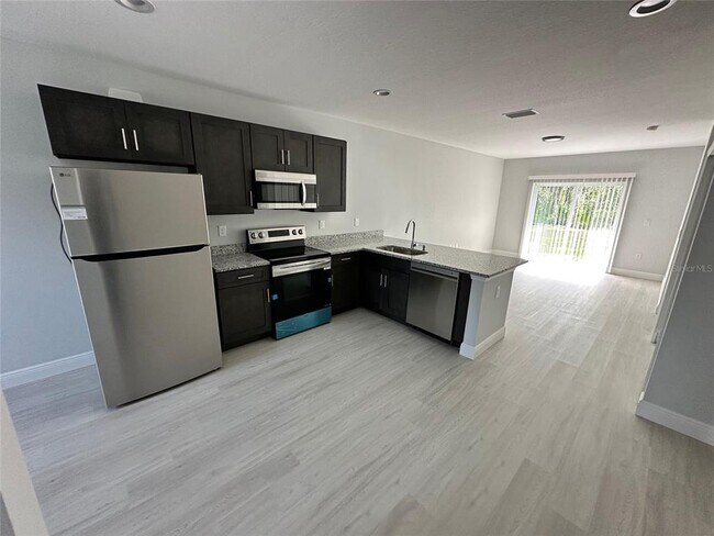 Foto del edificio - 2096 Fernwood St