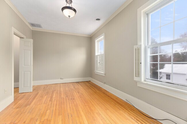 Foto del edificio - 377 W Market St
