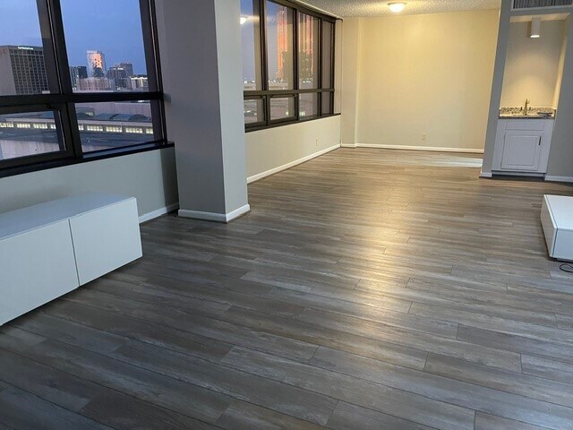 Foto del edificio - 5150 Hidalgo St