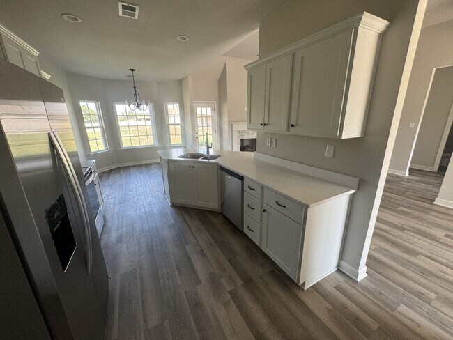 Building Photo - 8980 Acorn Ln