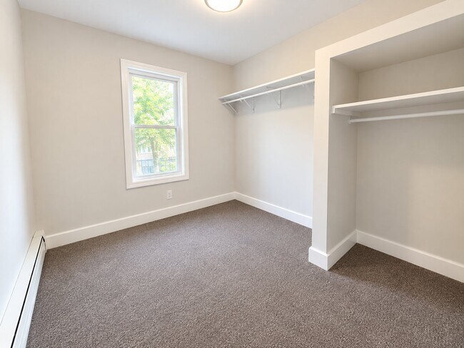 Foto del edificio - 194 W Broadway