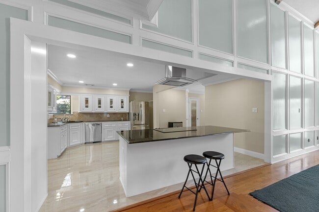 Building Photo - 16114 Kempton Park Dr