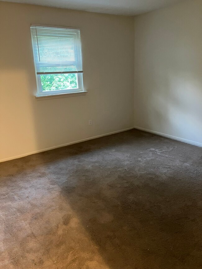 Building Photo - 5033 Defford Pl
