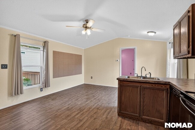 Building Photo - 4206 Pine Ln