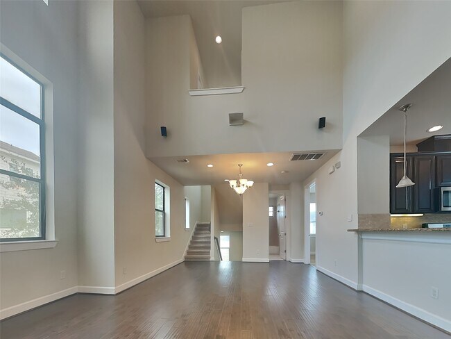 Foto del edificio - 9062 Laverne Cres