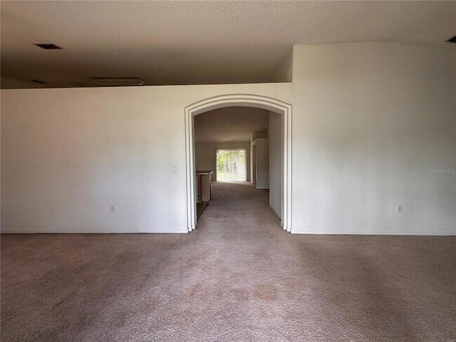 Building Photo - 33 Rybark Ln