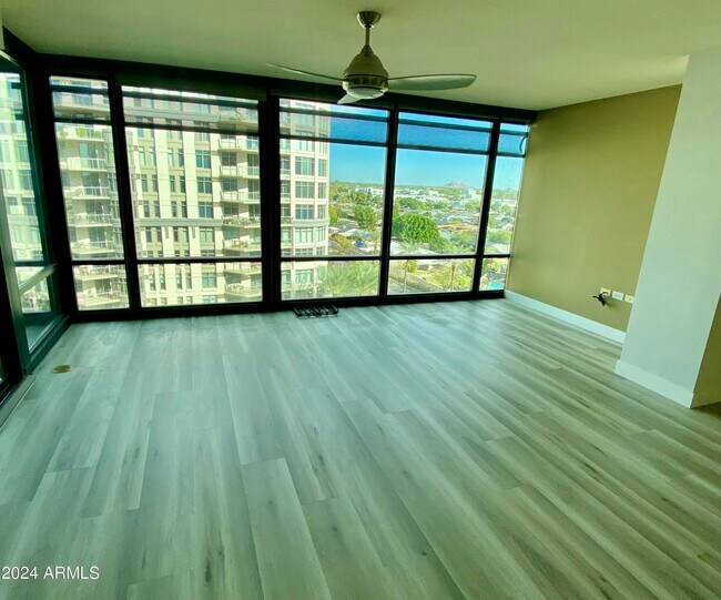 Foto del edificio - 4808 N 24th St