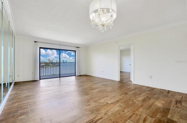 Building Photo - 5020 Bayshore Blvd