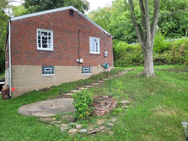 Foto del edificio - 1875 Haymaker Rd