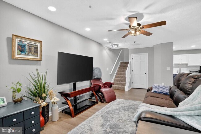 Building Photo - 8031 Brookstone Ct